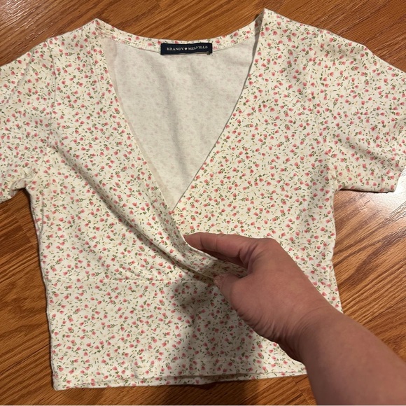 Brandy Melville Floral V-Neck Crop Top pink and cream OS or Small - Picture 2 of 6